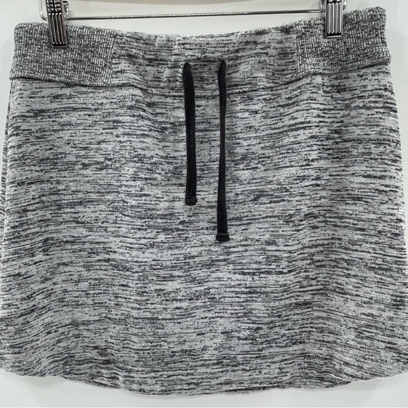 Athleta Dresses & Skirts - Athleta Downplay Skirt Heathered Grey Size Small